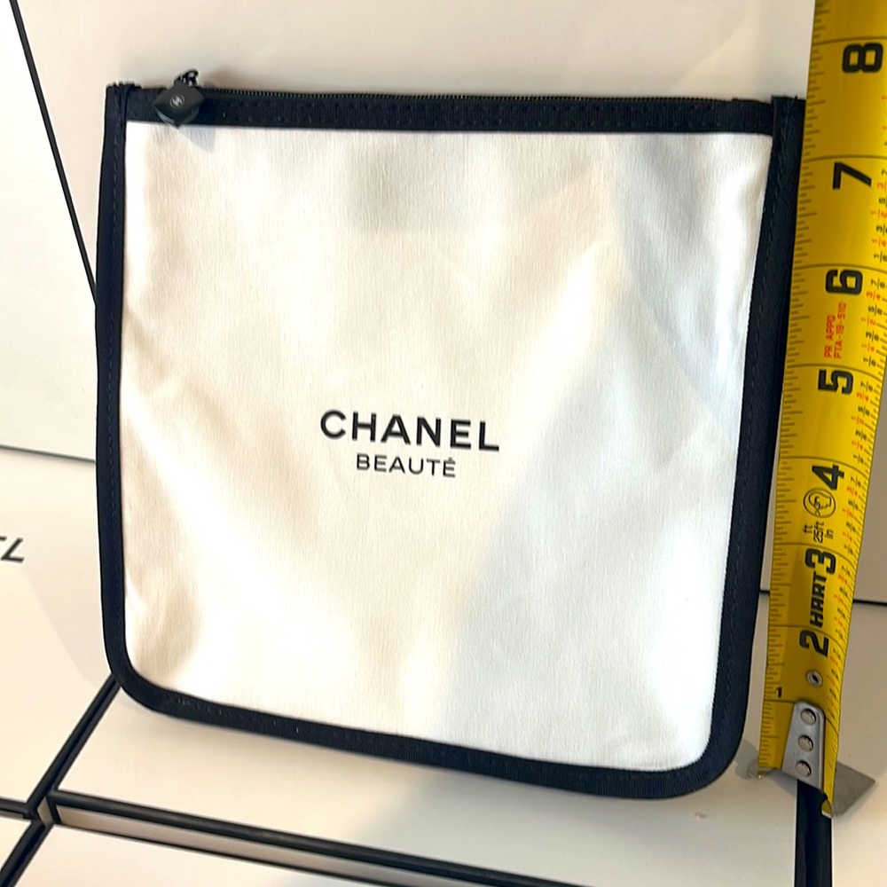 Chanel Make up set - Picture 8 of 10
